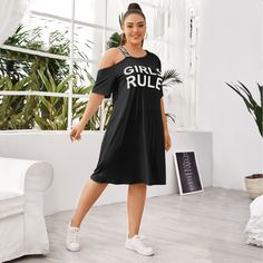 Платье размера плюс с текстовым принтом Shein