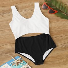 Двухцветный слитный купальник в рубчик Shein