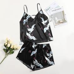 Атласная пижама размера плюс на бретельках с принтом журавля Shein