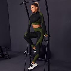 Контрастный спортивный свитшот и леггинсы Shein
