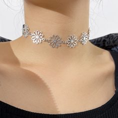 Ожерелье с цветком Shein