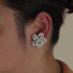Серьги-гвоздики в форме цветка Shein