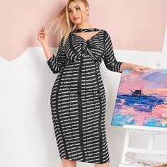 Платье размера плюс с текстовым принтом и вырезом замочная скважина Shein