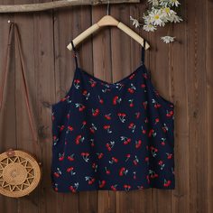 Топ на бретелях Oversized с рисунком вишни Shein