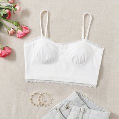 Короткий топ с открытыми плечами и кружевной отделкой Shein