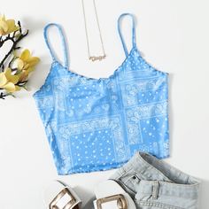 Короткий топ с графическим принтом Shein