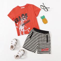 Шорты в полоску и футболка с принтом динозавра для мальчиков Shein