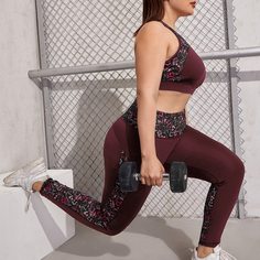 Спортивный бюстгальтер и леггинсы размера плюс с цветочным принтом Shein