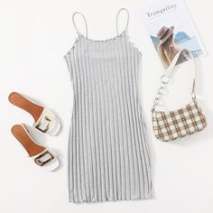 Вязаное облегающее платье в рубчик Shein