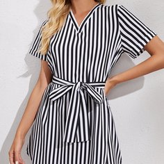 Платье в полоску с поясом Shein