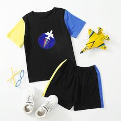 Контрастная футболка с принтом самолета и шорты для мальчиков Shein