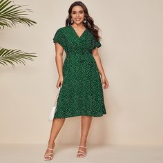 Платье размера плюс в горошек с поясом Shein