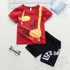 Шорты и футболка с текстовым, мультипликационным принтом для мальчиков Shein