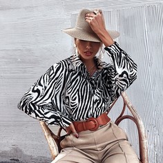 Блузка на пуговицах с принтом зебры Shein