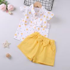 Блузка в горошек с оборкой и шорты для девочек Shein