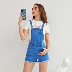 Джинсовый комбинезон с необработанным низом Shein