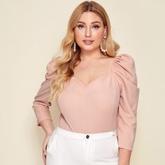 Топ размера плюс с вырезом-сердечком и оригинальным рукавом Shein