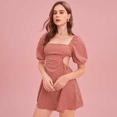 Платье в клетку с пышными рукавами Shein