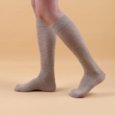 Однотонные носки выше голени Shein