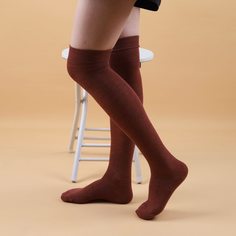 Однотонные носки выше колена Shein