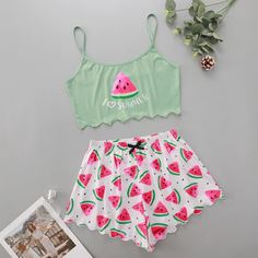 Волнистый край Фрукты и овощи милый Пижама Shein