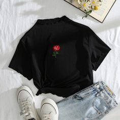 Футболка с цветочной вышивкой Shein