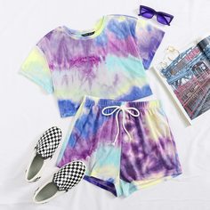 Разноцветный короткий топ и шорты Shein