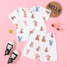 Футболка с мультипликационным принтом и шорты для девочек Shein