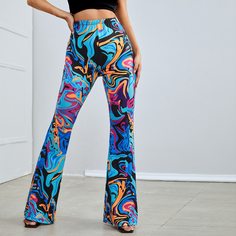 Расклешенные брюки с мраморным принтом Shein