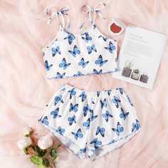 Пижама на бретельках с принтом бабочки Shein