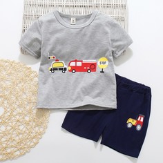 Шорты и футболка с мультяшным принтом для мальчиков Shein