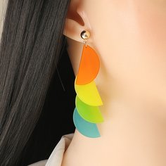 Контрастные геометрические серьги-подвески Shein