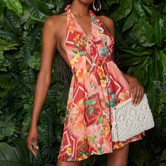 Платье с цветочным принтом и открытой спиной Shein