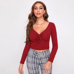 Трикотажная короткая футболка с узлом Shein