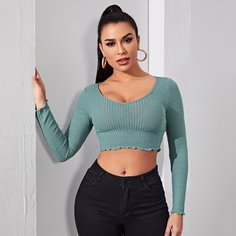 Короткая футболка с v-образным воротником Shein