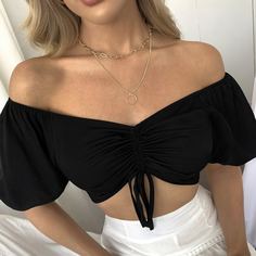 Короткий топ на кулиске с открытыми плечами Shein
