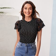 Топ с вышивкой и кружевными рукавами в горошек Shein