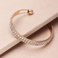 Открытый браслет со стразами Shein