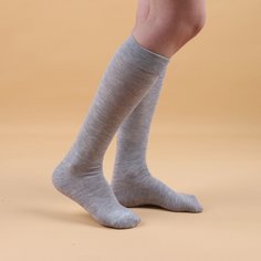 Однотонные носки выше голени Shein