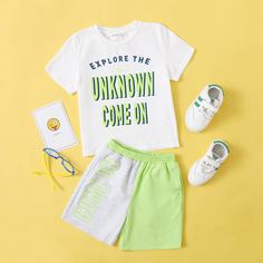 Шорты и футболка с текстовым принтом для мальчиков Shein