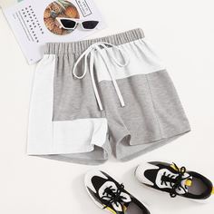 Контрастные спортивные шорты с узлом Shein