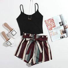 Майка и шорты с присборенной талией в полоску Shein