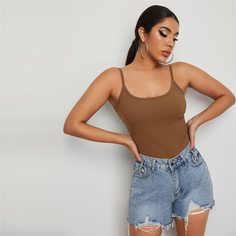 Однотонный трикотажный топ на подтяжках в рубчик Shein
