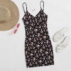 Облегающее платье с цветочным принтом и v-образным воротником Shein