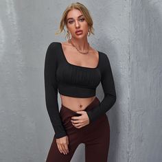 Вязаная короткая футболка со сборкой и квадратным воротником Shein