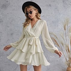 Платье с рукавами фонариками и поясом в горошек Shein