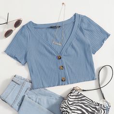 Трикотажная короткая футболка с пуговицами Shein