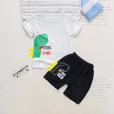 Шорты и футболка с мультипликационным принтом для мальчиков Shein