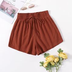 Однотонные широкие шорты с карманом Shein