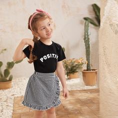 Топ с текстовым принтом и юбка-шорты в клетку для девочек Shein